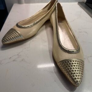 Stuart Weitzman Gold Leather Studded Mesh Tipper Flats Women's sz 7.5
